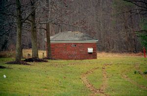 jpeg thumbnail of AT&T coaxial repeater hut on Clara Barton Dr.