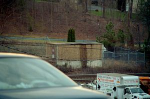 jpeg thumbnail of AT&T fiber optic repeater on Poplar Rd.