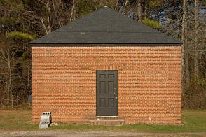 jpeg thumbnail imgage of McKenney KS repeater hut