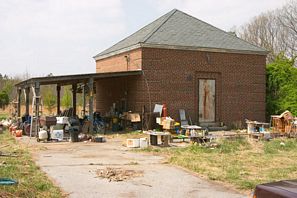 jpeg thumbnail of RV K1W repeater hut